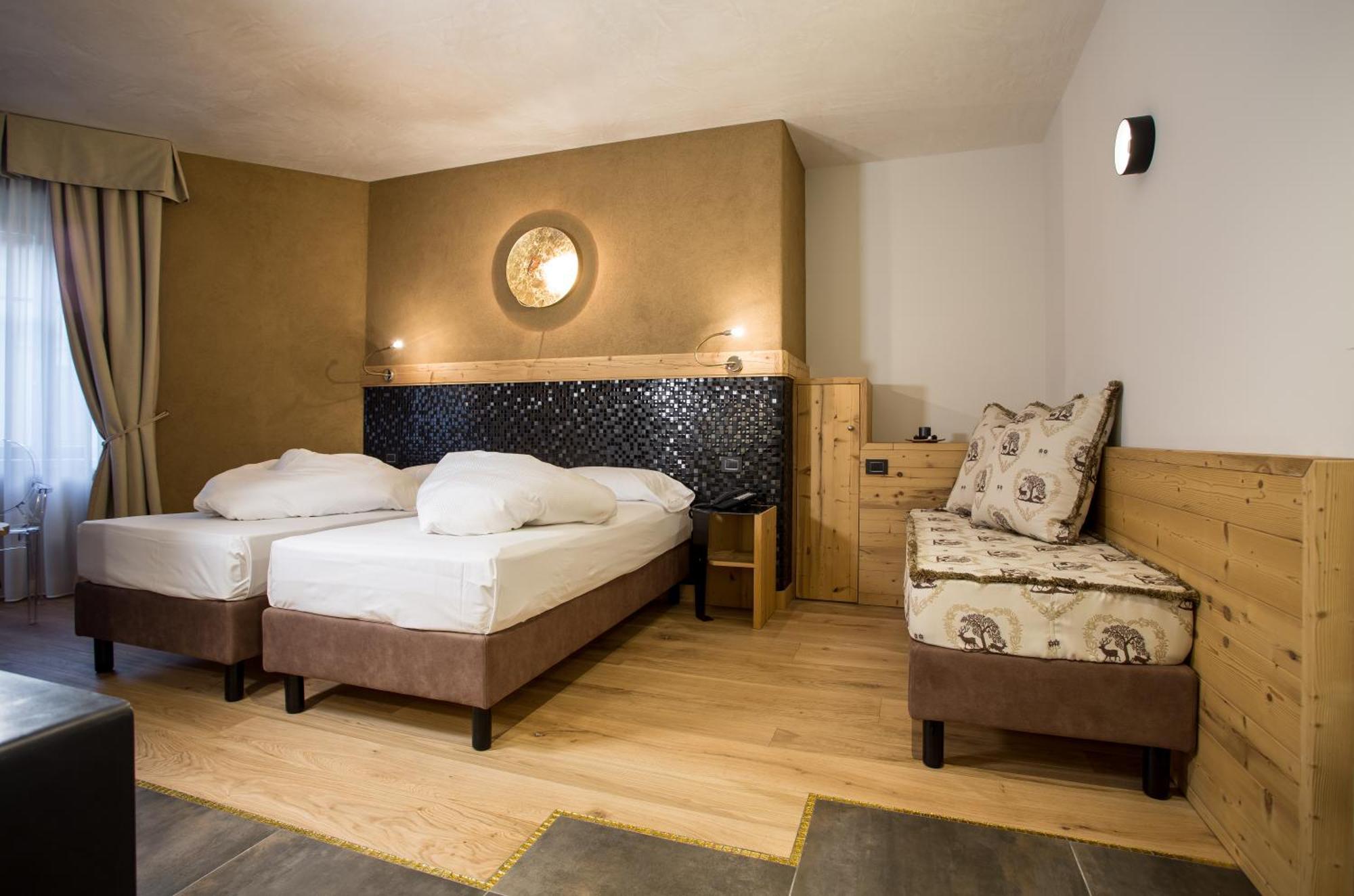 Hotel Orso Grigio กาวาเลเซ ภายนอก รูปภาพ
