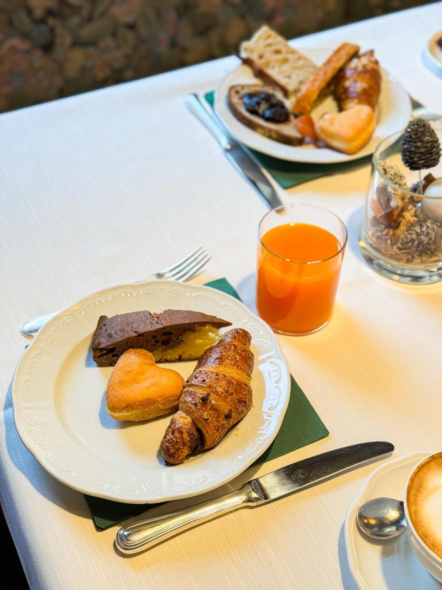 Hotel Orso Grigio กาวาเลเซ ภายนอก รูปภาพ
