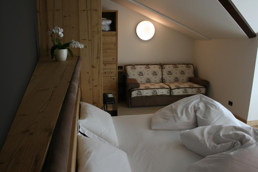 Hotel Orso Grigio กาวาเลเซ ภายนอก รูปภาพ