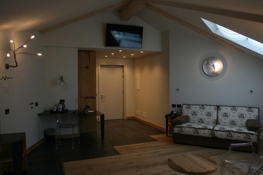 Hotel Orso Grigio กาวาเลเซ ภายนอก รูปภาพ