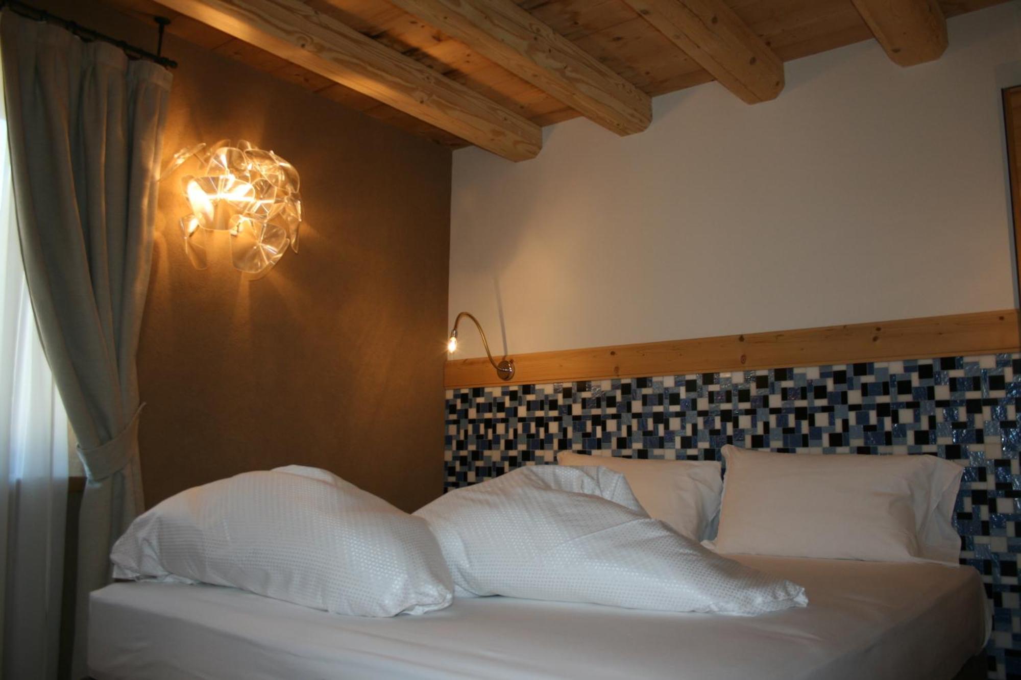 Hotel Orso Grigio กาวาเลเซ ภายนอก รูปภาพ